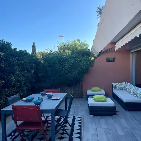 Very In With Pool Apartamento