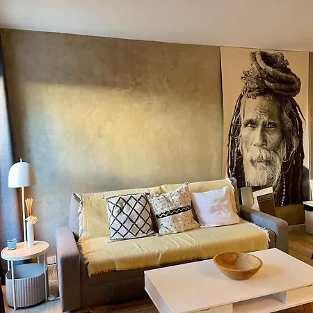 Very In With Pool דירה בנדול