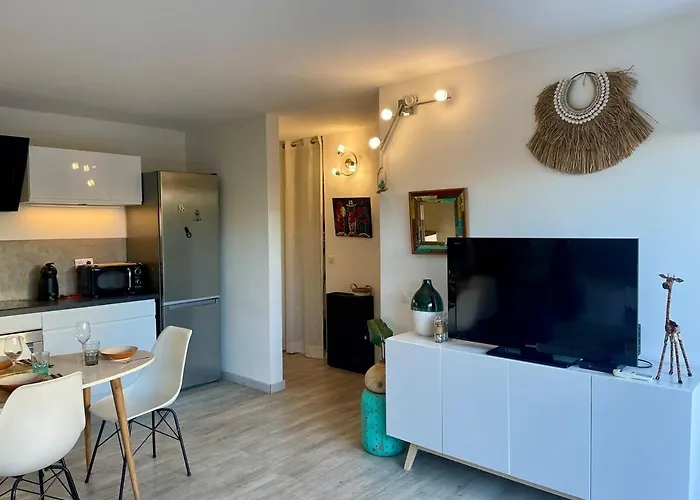 Very In With Pool Apartamento
