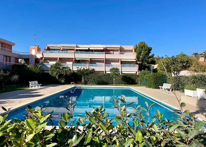 Very In With Pool Apartment *